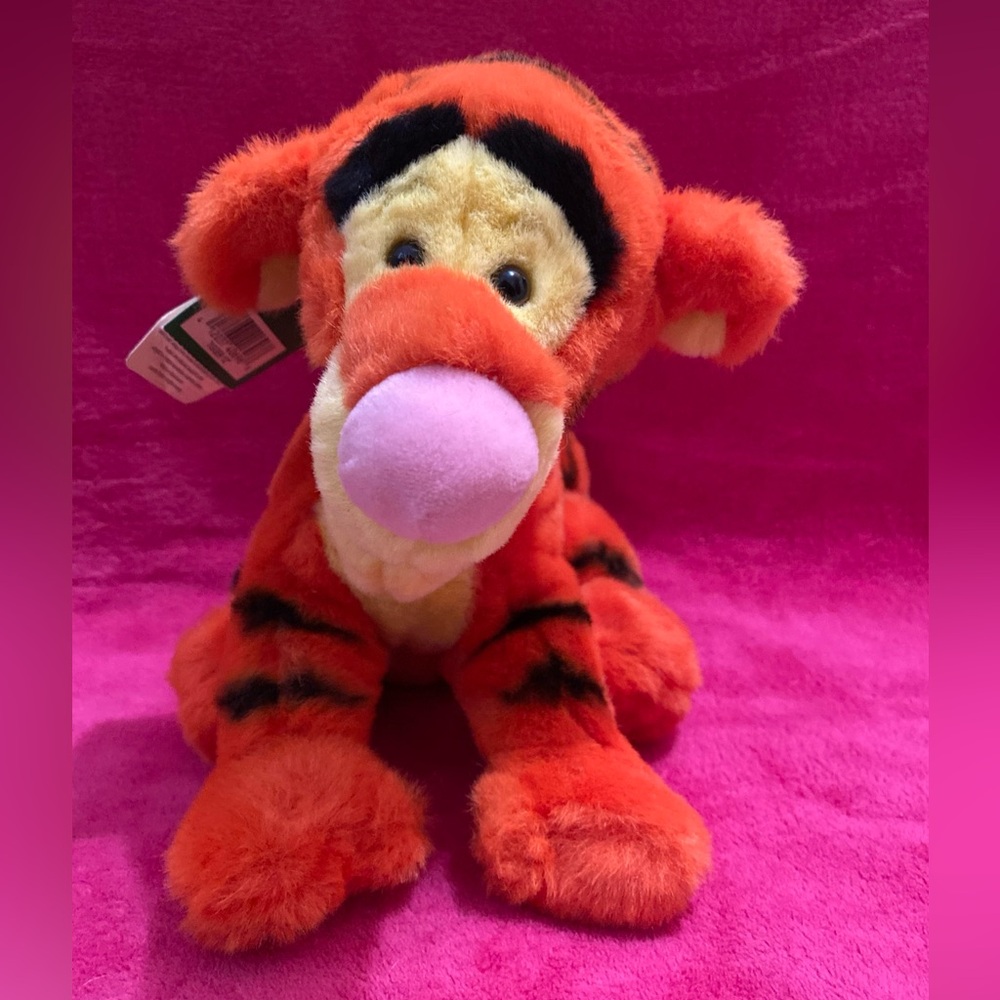 Disney Store 12” Plush Tigger Toy New With Tag 🏷️